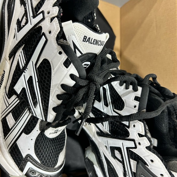 Balenciaga runners - Picture 2 of 2